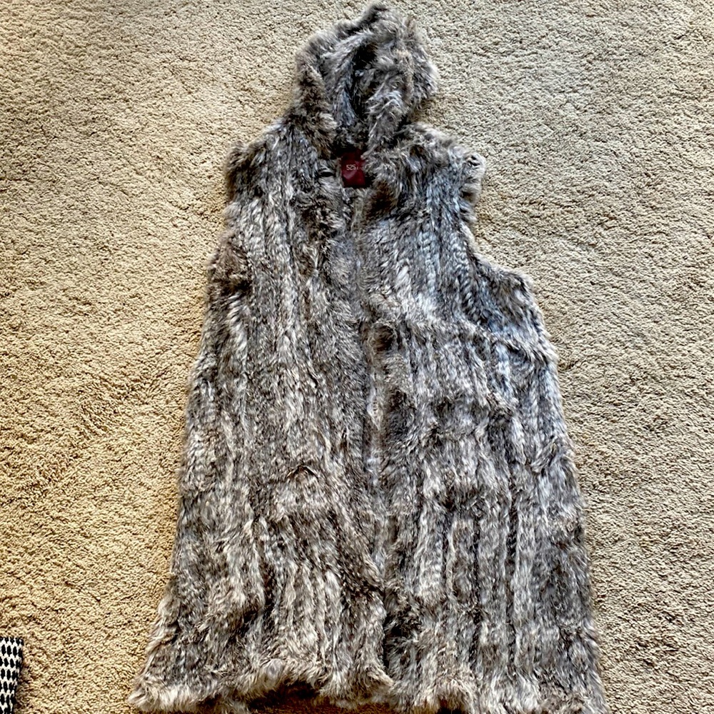 Long fur vest. 100% natural rabbit fur.
